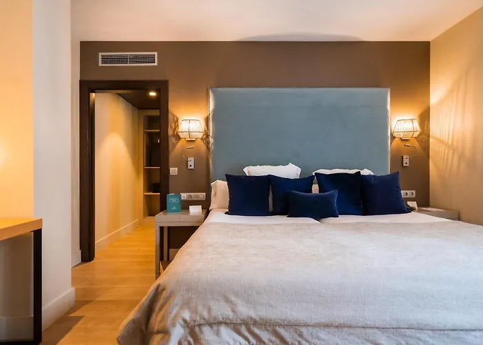 拉古纳大酒店 酒店 4*